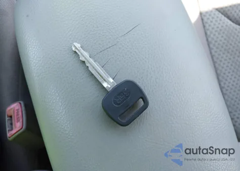 2006 Toyota Rav4 from USA, damaged, VIN JTMBD33V566006551